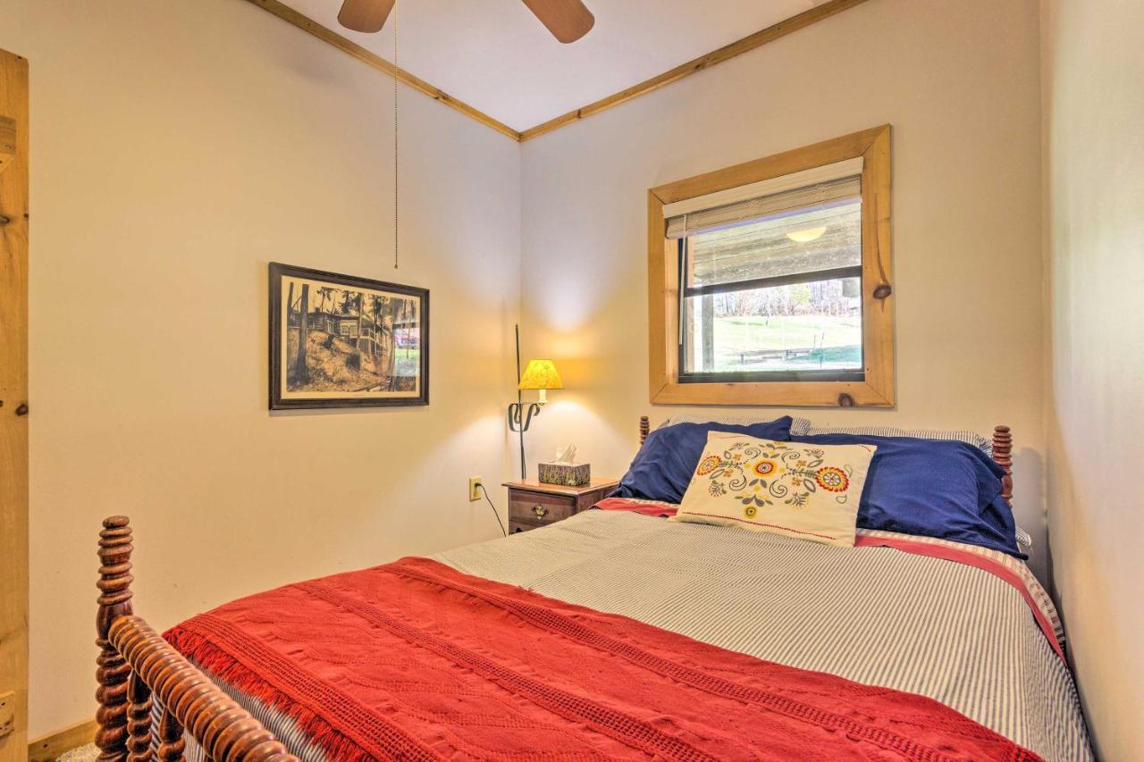 Pet-Friendly Blue Ridge, Cherokee Forest Retreat! Γκρίνβιλ Εξωτερικό φωτογραφία